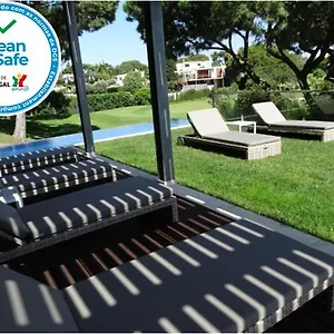 Com 3 Quartos E Piscina Vale do Lobo